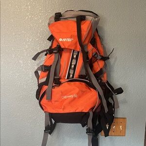 REI Hi-Tec Odyssey 50 Pack Backpack Hiking Mountain Climbing Camping Outdoor M/S